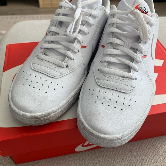 White Nike Court Sneakers sz 6 - Picture 3 of 7